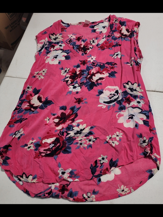 Old Navy Tops - Old Navy Pink Floral V-Neck Cap Sleeve Top